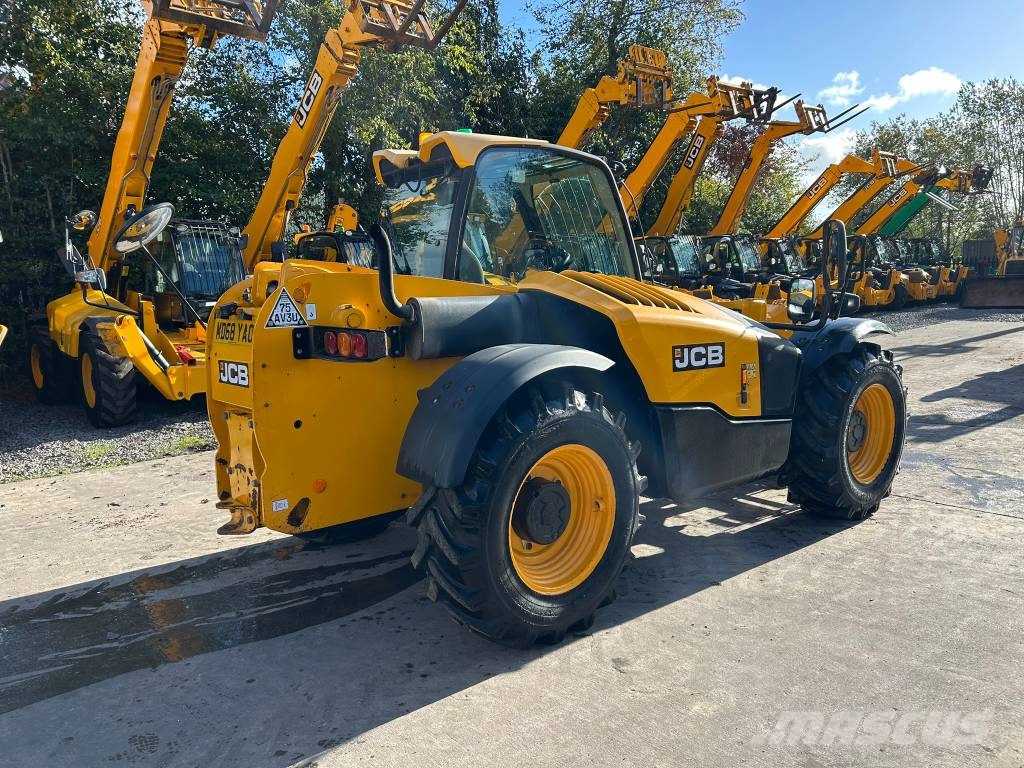 JCB 531-70 مناولات متداخلة