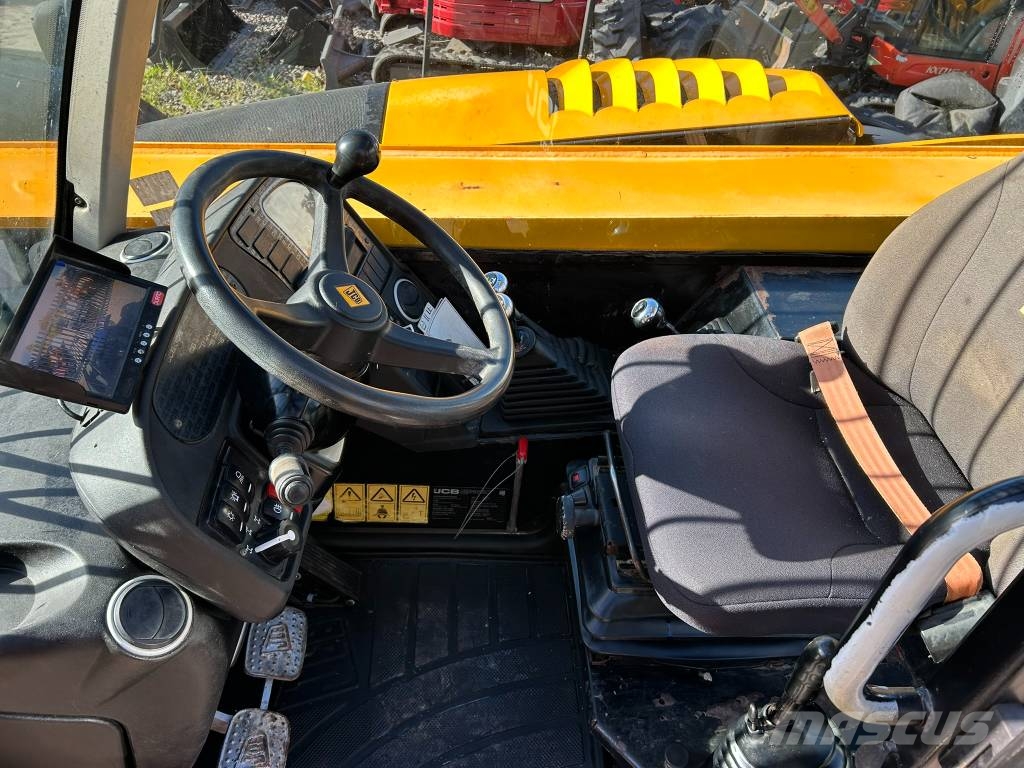 JCB 531-70 مناولات متداخلة