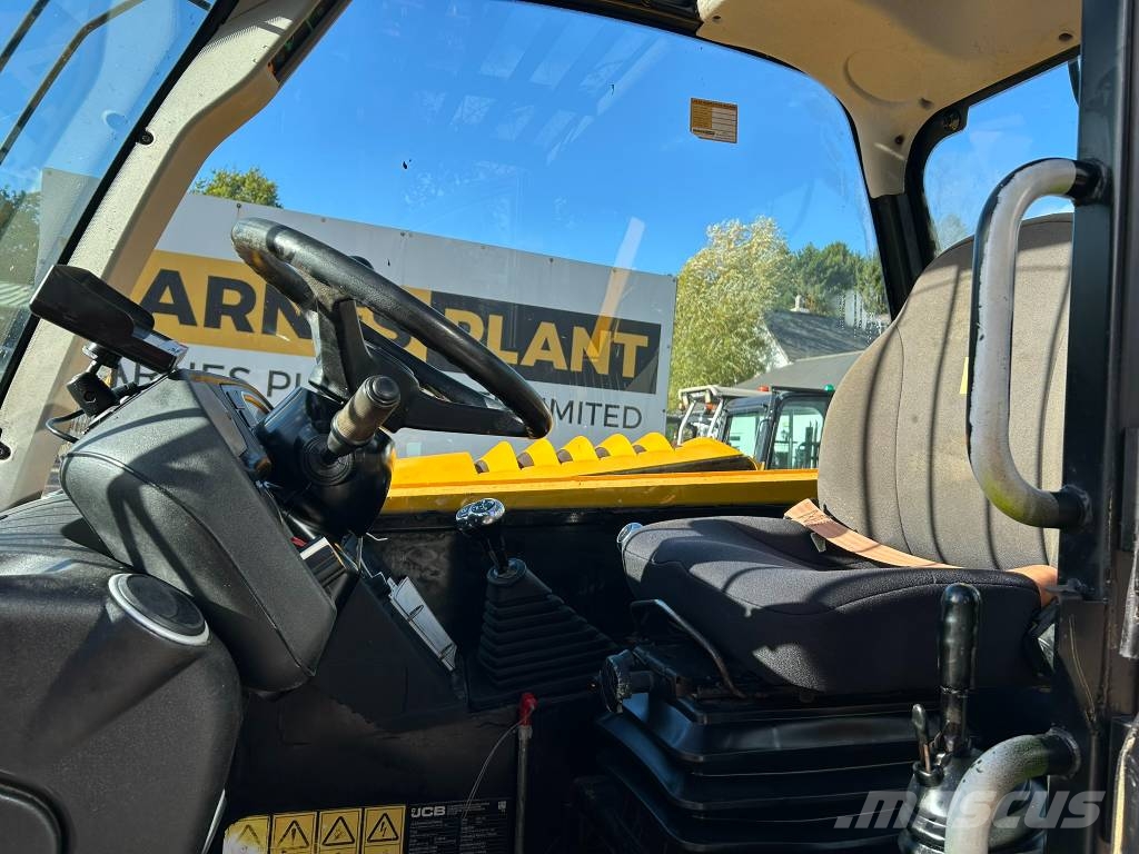 JCB 531-70 مناولات متداخلة