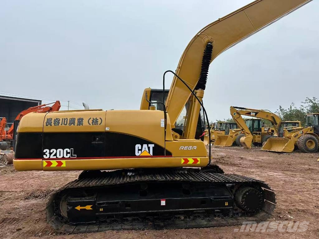 CAT 320 Pelle longue portée