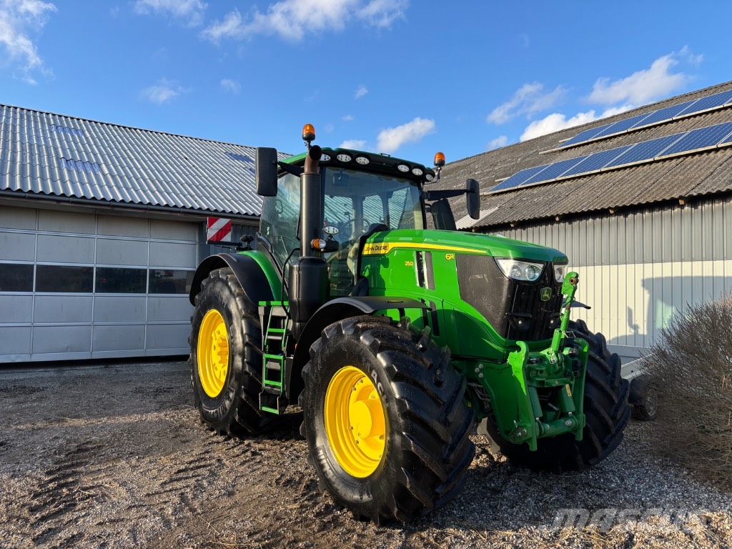 John Deere 6R 250 트랙터