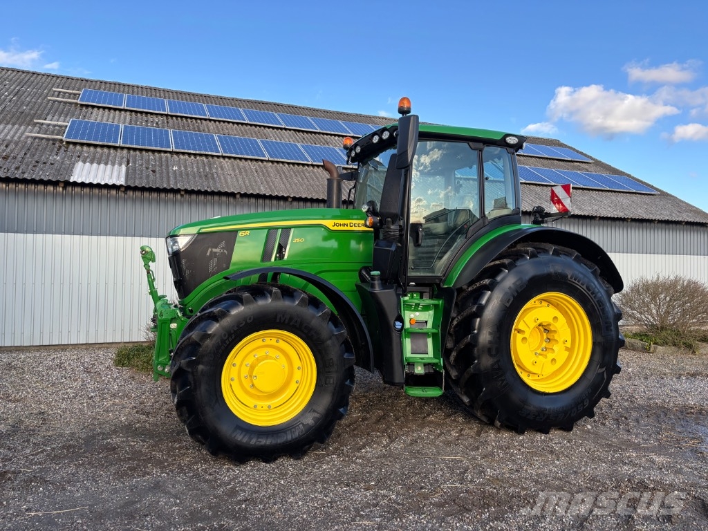 John Deere 6R 250 트랙터