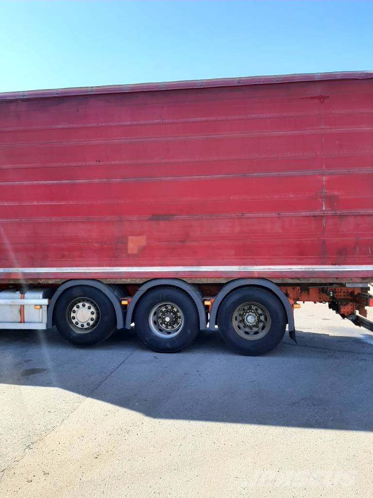 Scania R 520 Curtain sider trucks