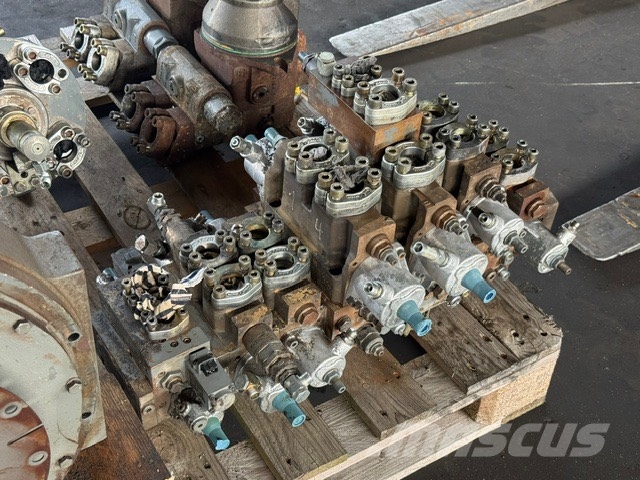 Liebherr R 924 C USED HYDRAULIC MOTOR TRAVEL Hydraulikk