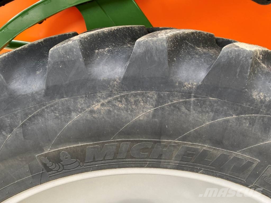 Amazone UX 4201 Super Hinattavat ruiskut