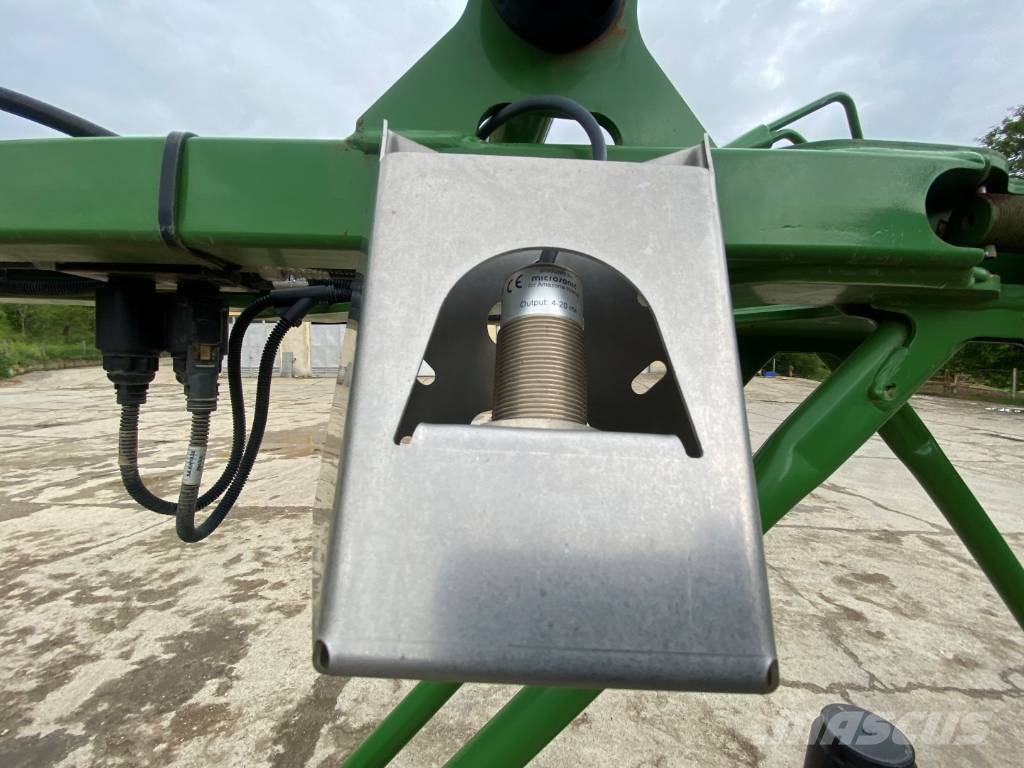 Amazone UX 4201 Super Hinattavat ruiskut