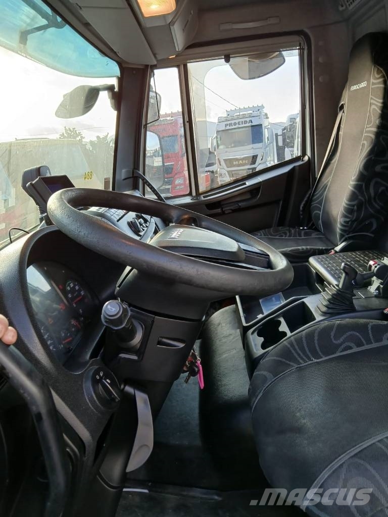 Iveco Eurocargo 180-320L Camiones grúa