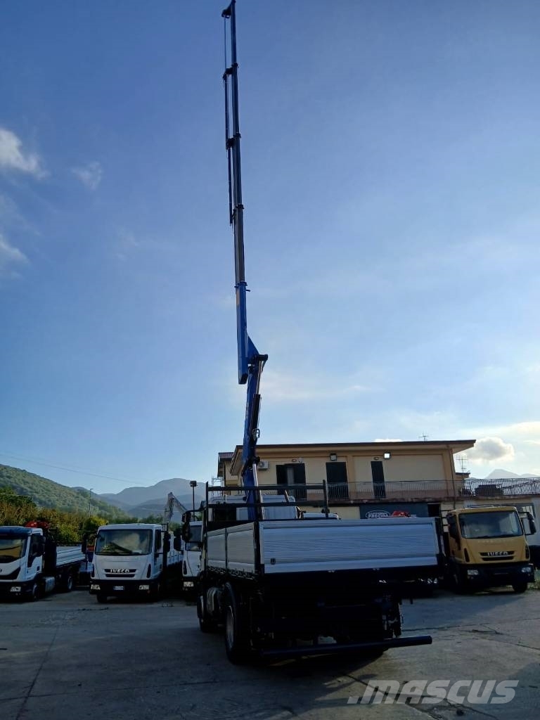 Iveco Eurocargo 180-320L Camiones grúa
