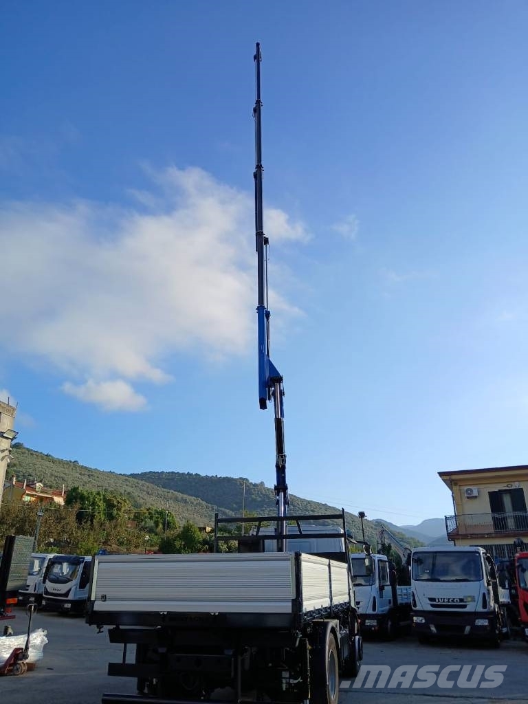 Iveco Eurocargo 180-320L Camiones grúa