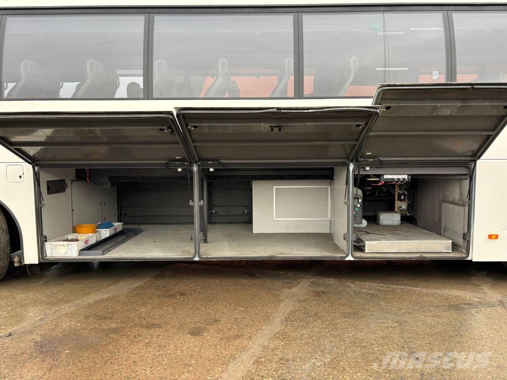 Volvo B8R 9500 4x2 AC / AUXILIARY HEATING / WC / WHEELCH 코치(장거리 버스)