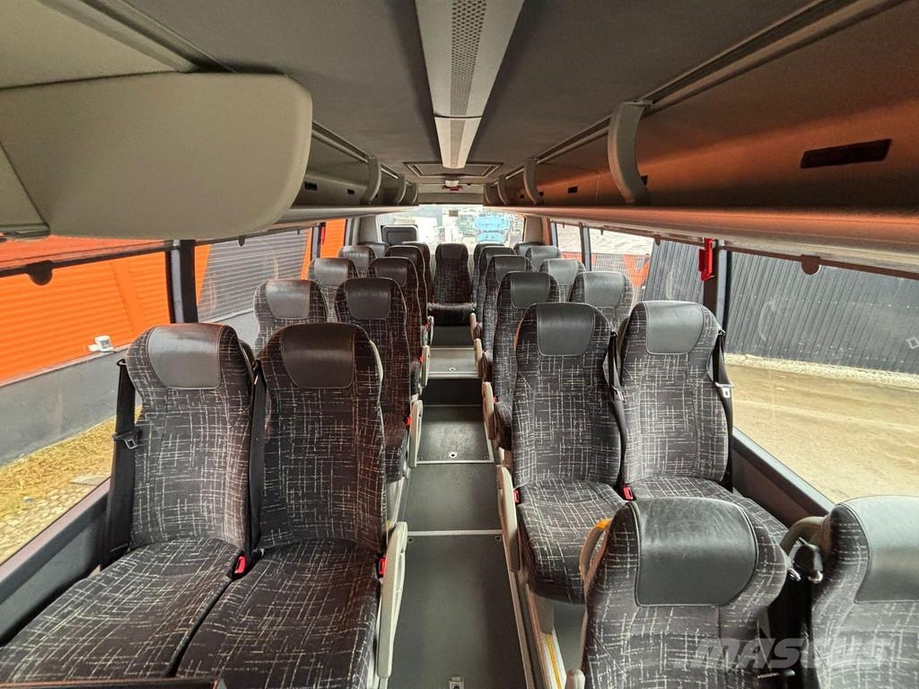 Volvo B8R 9500 4x2 AC / AUXILIARY HEATING / WC / WHEELCH 코치(장거리 버스)