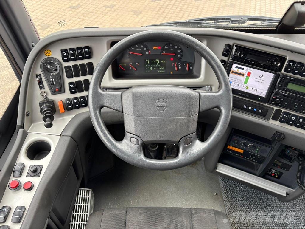 Volvo B8R 9500 4x2 AC / AUXILIARY HEATING / WC / WHEELCH Turistibussit