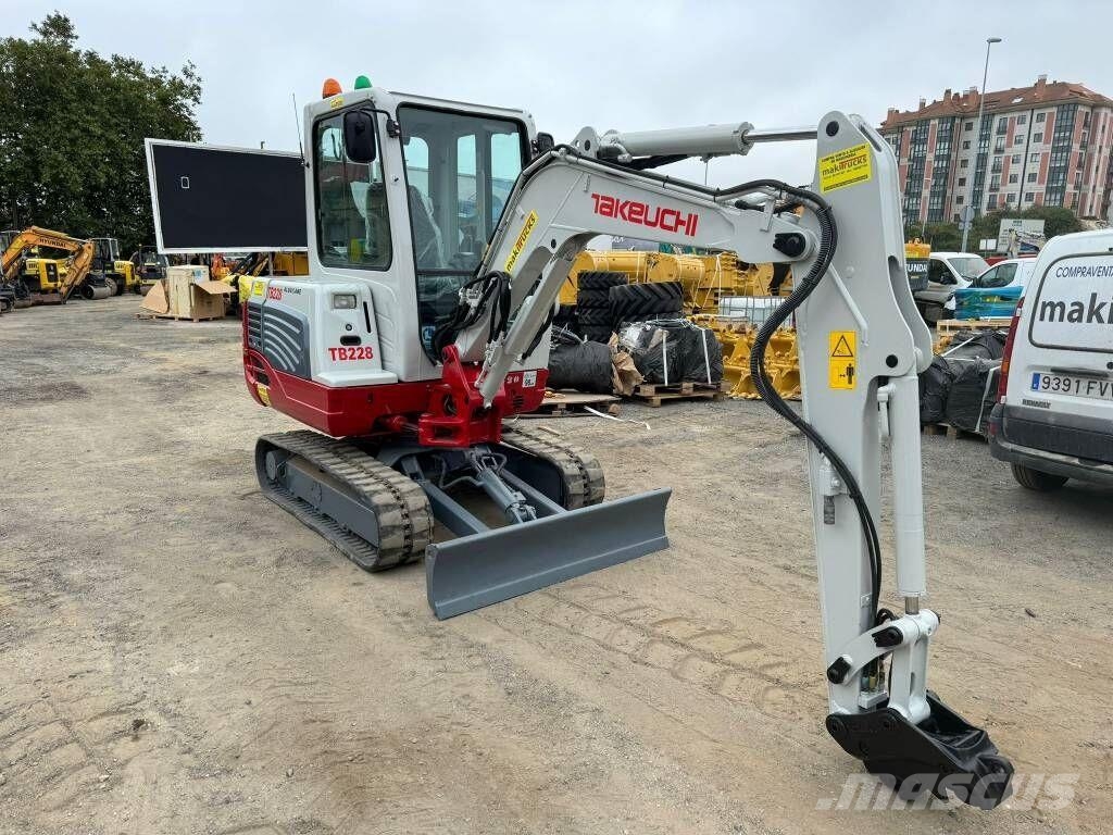 Takeuchi TB228 Мини екскаватори < 7 т