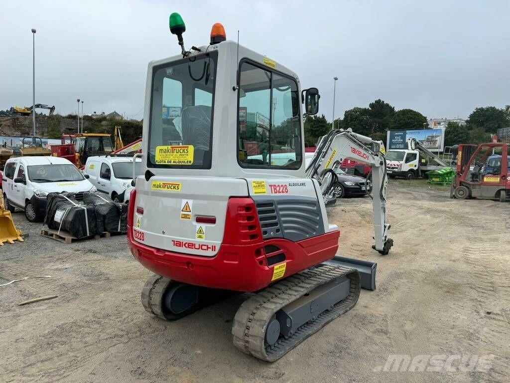 Takeuchi TB228 Мини екскаватори < 7 т