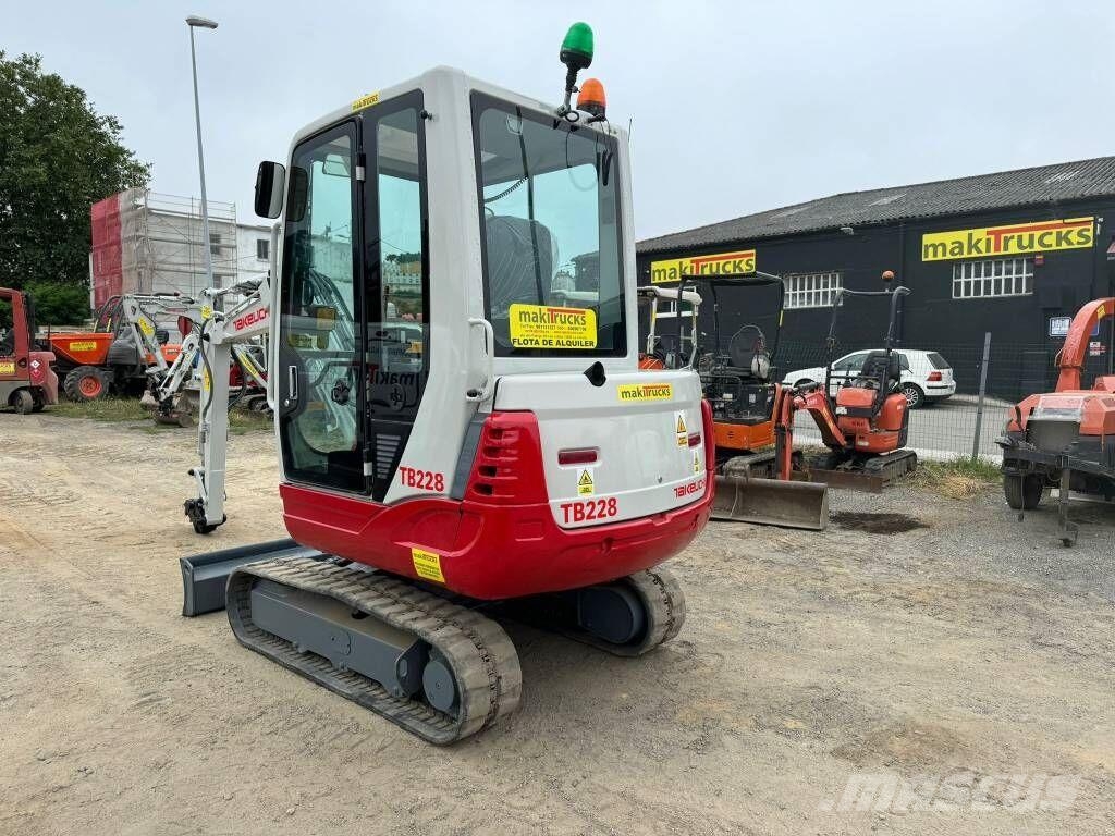 Takeuchi TB228 Мини екскаватори < 7 т
