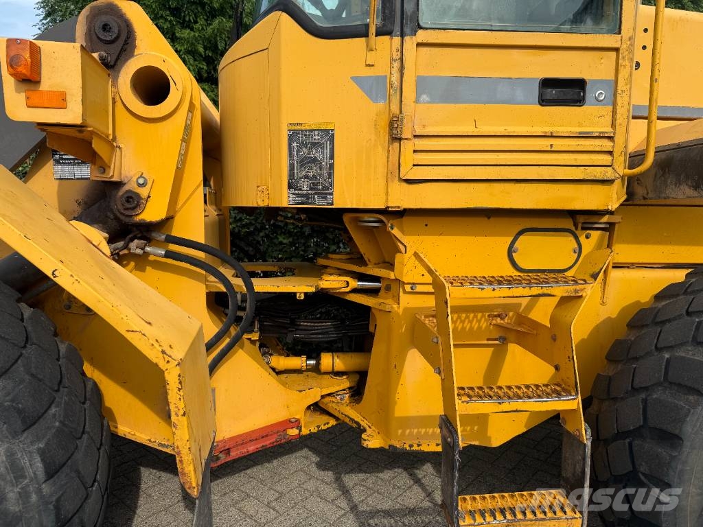 Volvo L70B 휠로우더