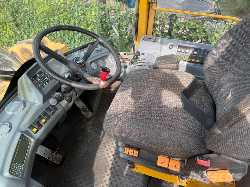 Volvo L70B 휠로우더