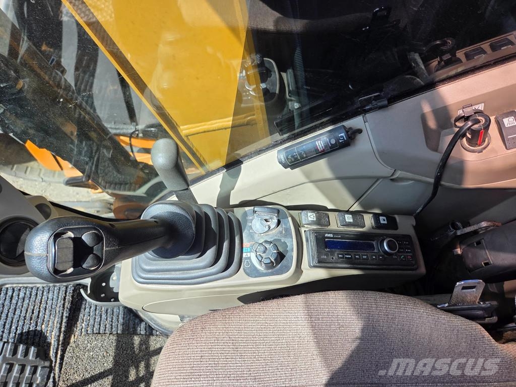 CASE CX75C SR met draai/kantelstuk Minibagger < 7t