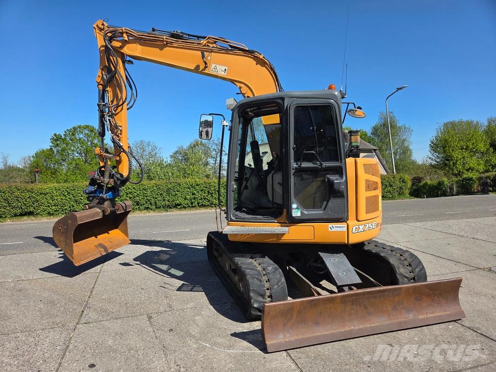 CASE CX75C SR met draai/kantelstuk Minibagger < 7t
