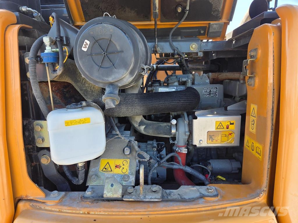 CASE CX75C SR met draai/kantelstuk Minibagger < 7t