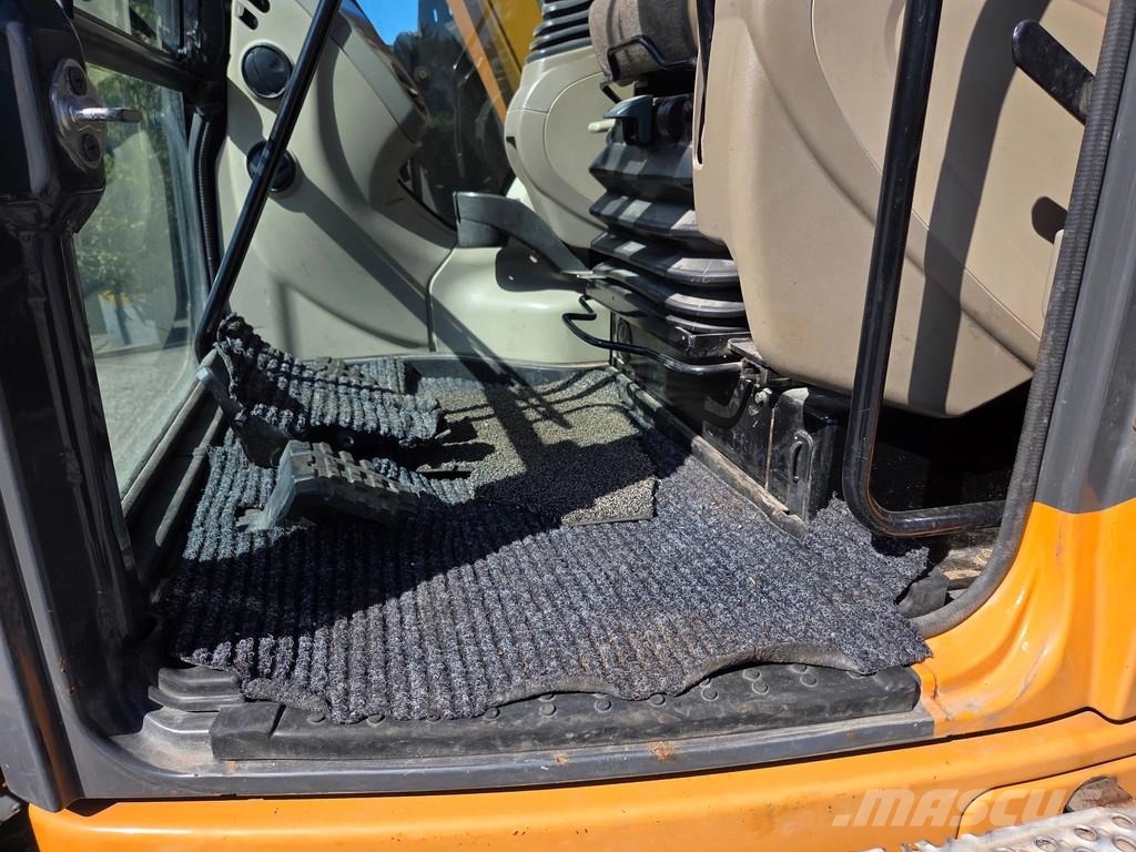 CASE CX75C SR met draai/kantelstuk Minibagger < 7t