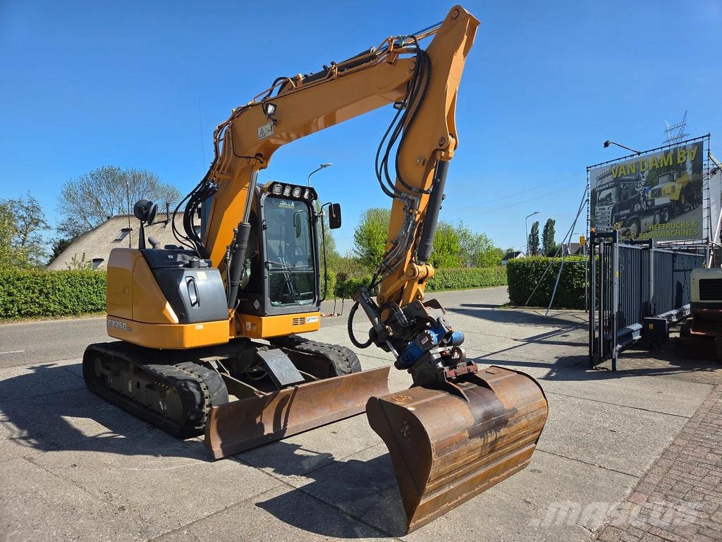 CASE CX75C SR met draai/kantelstuk Minibagger < 7t