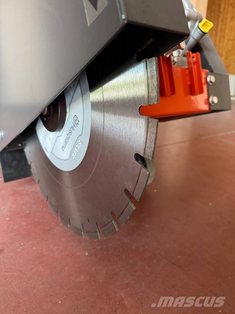Husqvarna FS 400 Máquinas cortadoras de asfalto