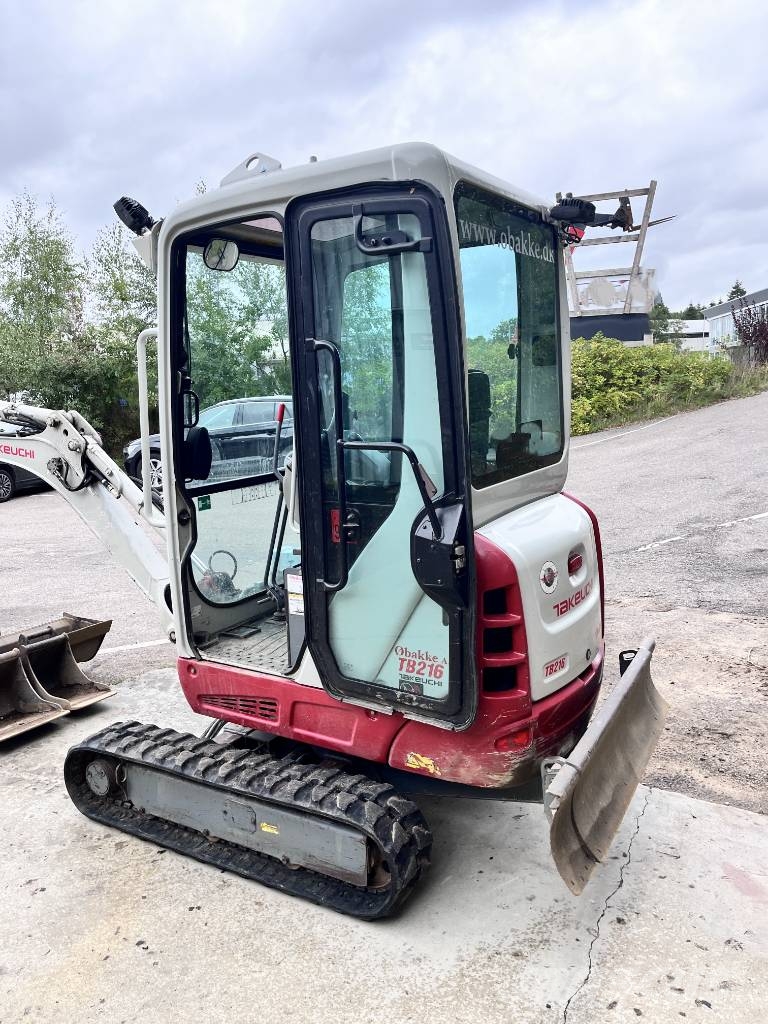 PÅ VEJ IND Takeuchi TB 216 Minigravemaskiner