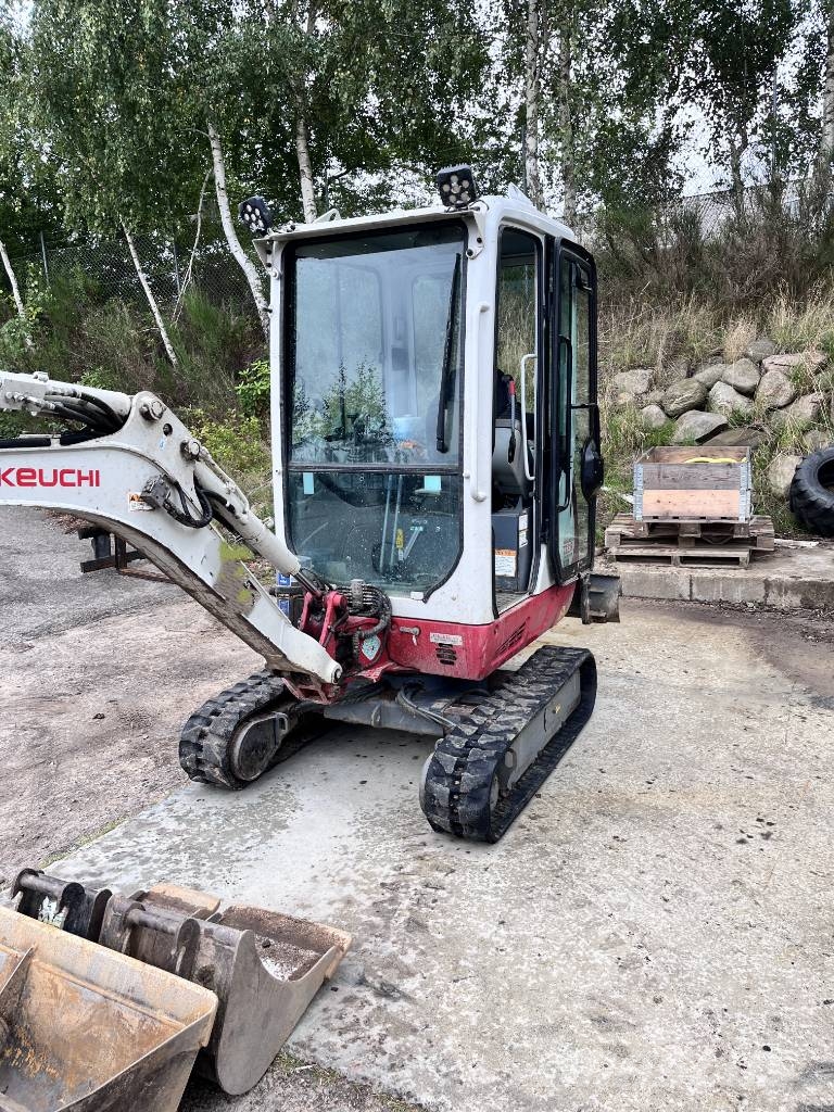 PÅ VEJ IND Takeuchi TB 216 Minigravemaskiner