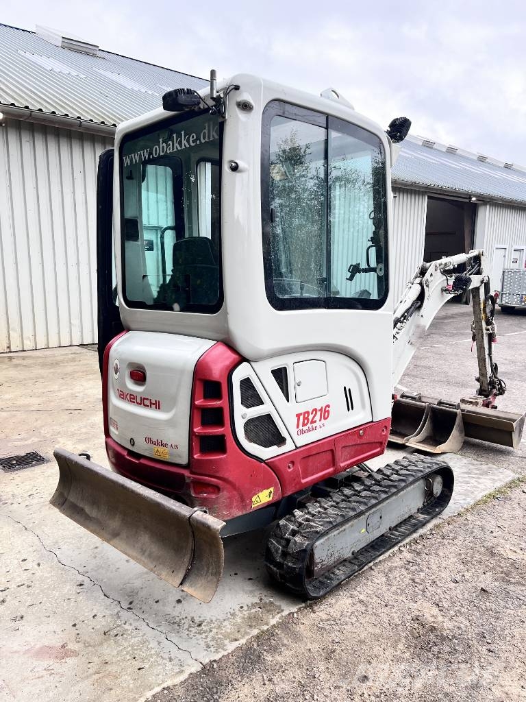PÅ VEJ IND Takeuchi TB 216 Minigravemaskiner