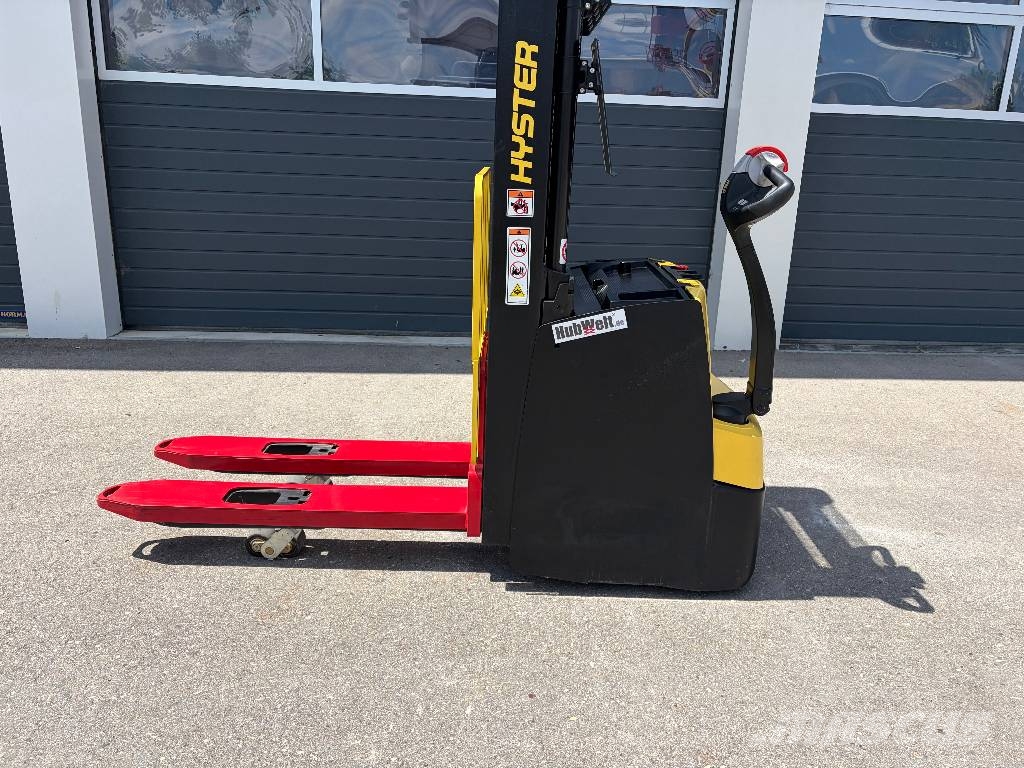Hyster S1.2 Hochhubwagen Istuen ajettavat pinontatrukit