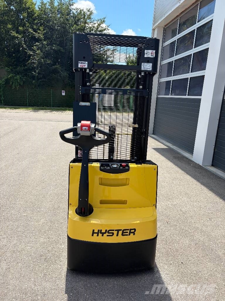 Hyster S1.2 Hochhubwagen Istuen ajettavat pinontatrukit