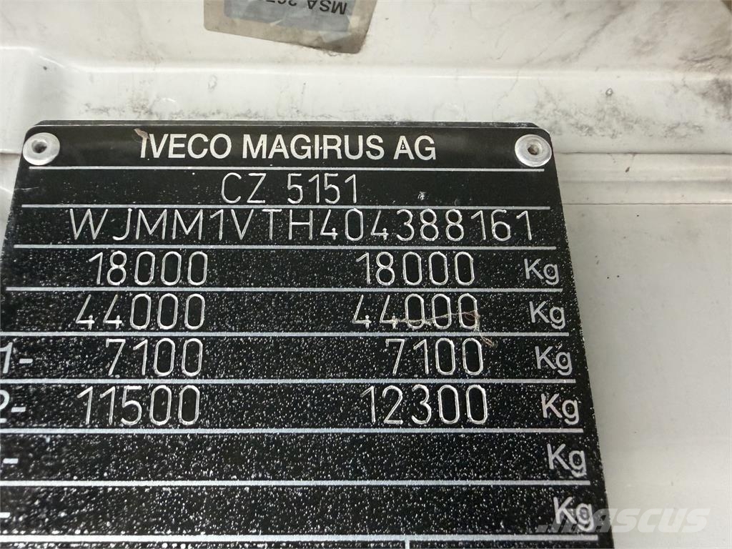 Iveco Stralis VIN 161 中古トラクターヘッド | トレーラーヘッド