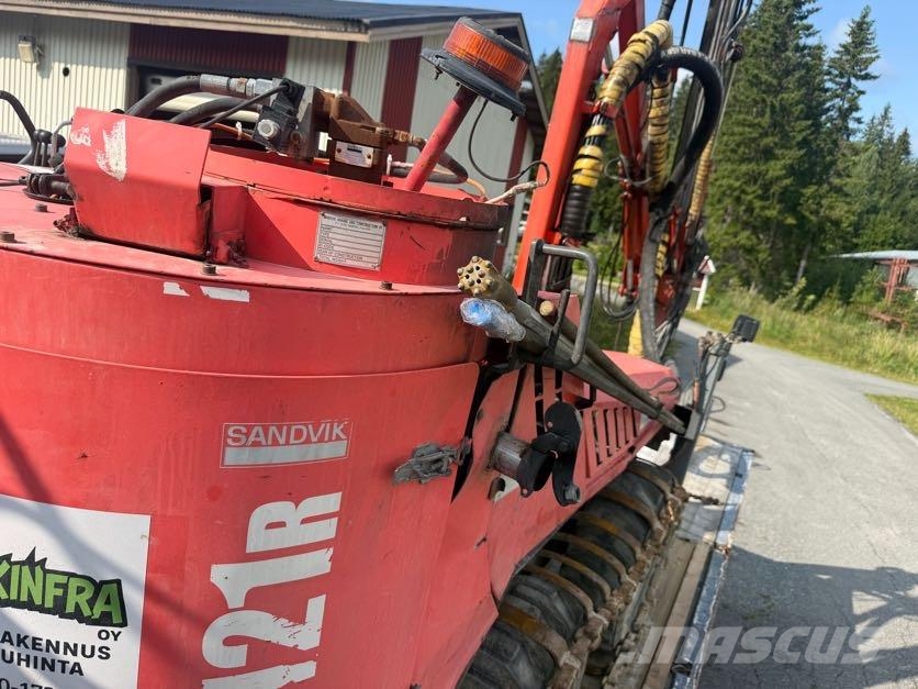 Sandvik Commando DC121R Perforadora de superficie