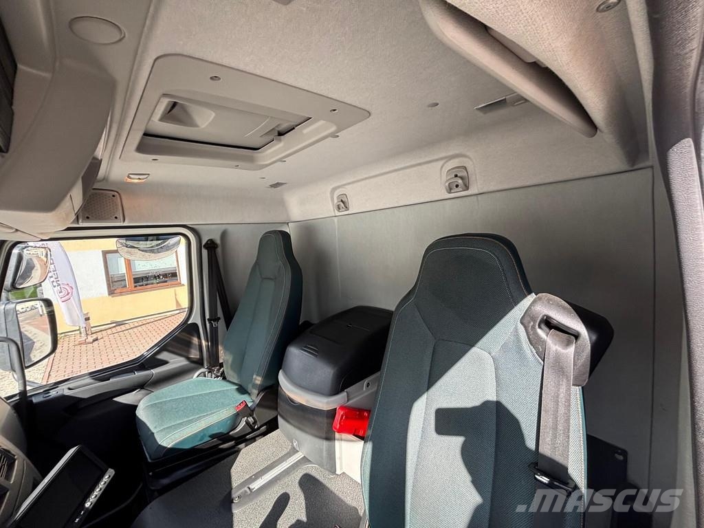 Volvo FL 210 BOX HEATING + LIFT 탑차 트럭