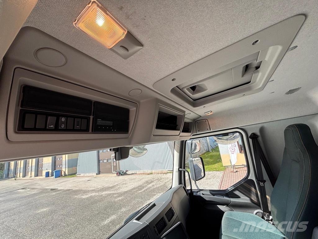 Volvo FL 210 BOX HEATING + LIFT Skapbiler