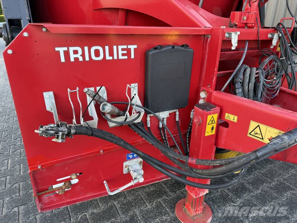 Trioliet TRIOMIX 1-1200 混合餵料機