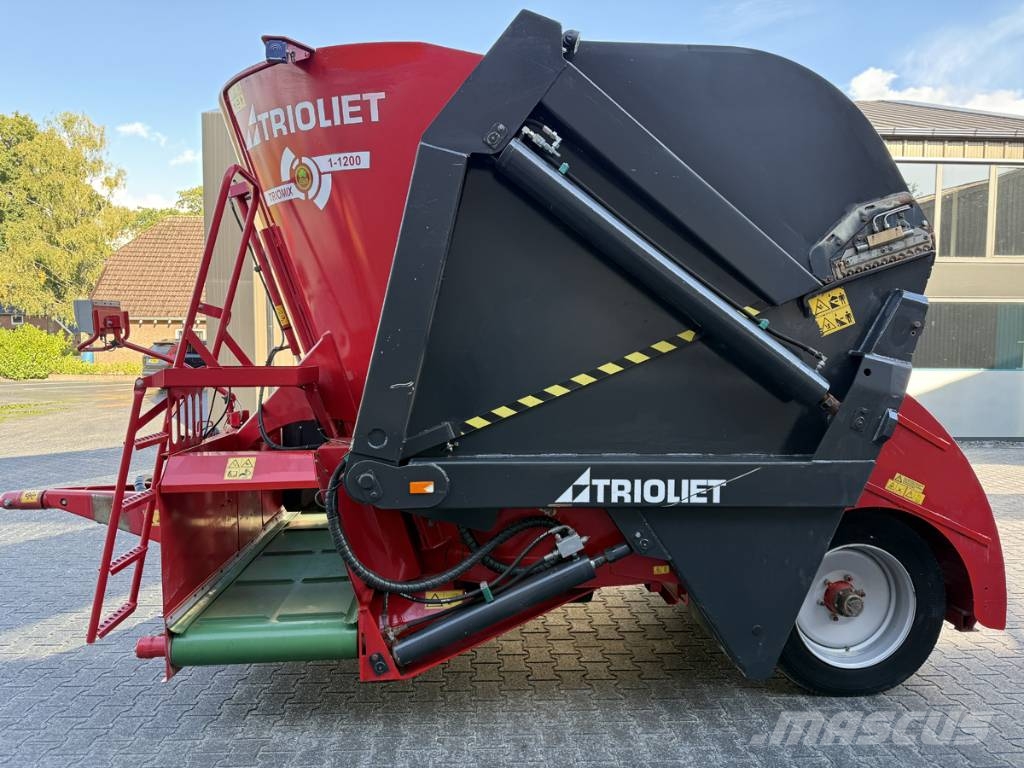 Trioliet TRIOMIX 1-1200 混合餵料機