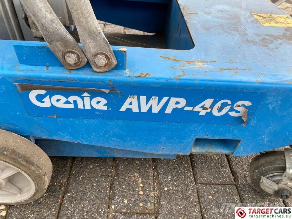 Genie AWP-40S Vertical Mast Work Lift 1429cm Vertikaalsed mast tõstukid
