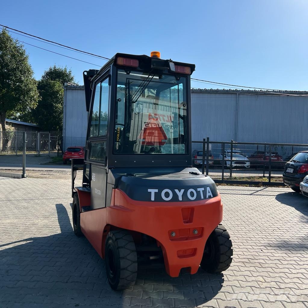 Toyota [DISCOUNT-SALE] 8FBMT45  Long Forks *DISCOUNT!!* Electric forklifts