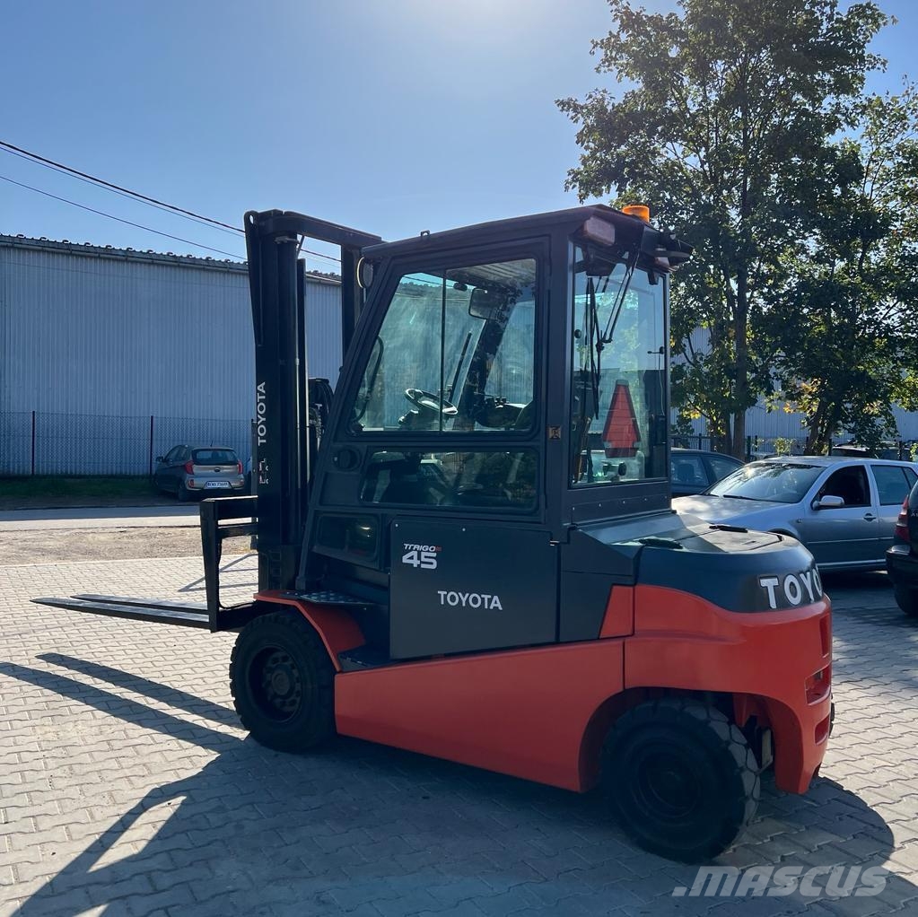 Toyota [DISCOUNT-SALE] 8FBMT45  Long Forks *DISCOUNT!!* Electric forklifts