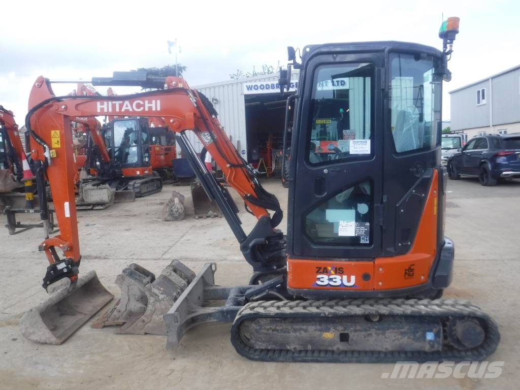 33 ZX Hitachi KX33様 U-5A, giratórias escavadoras Mascus - Roménia 2025, テーブル・机