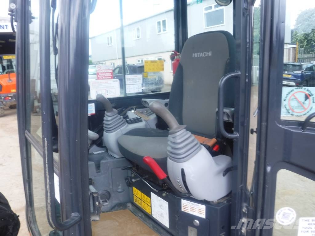 Hitachi ZX 33 U-6, 2023, Luton, Bedfordshire, United Kingdom