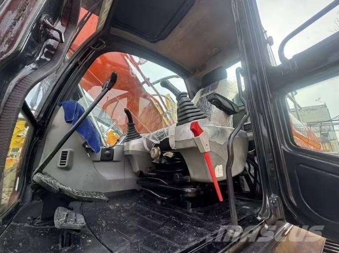 Doosan DX300LC-9C Roomikekskavaatorid