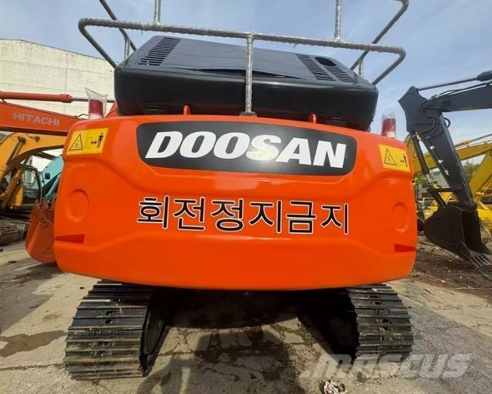 Doosan DX300LC-9C Roomikekskavaatorid