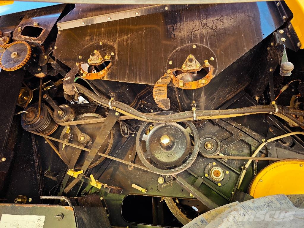 New Holland CX 8090 聯合收穫機