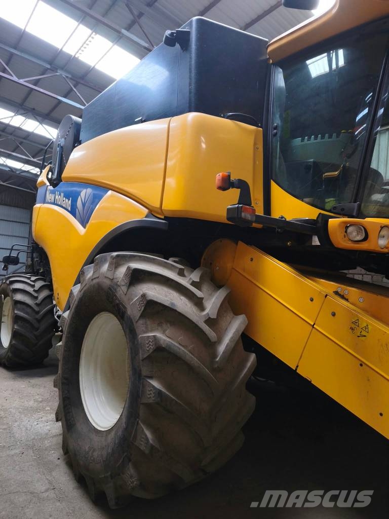 New Holland CX 8090 Mietitrebbiatrici
