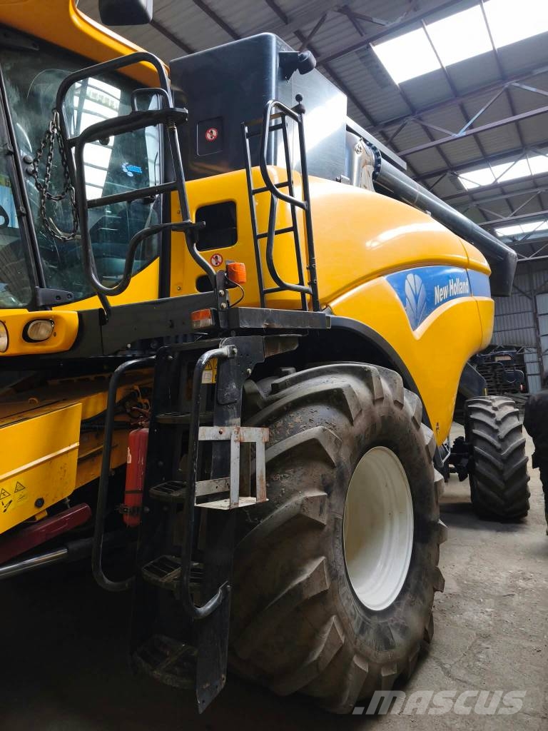 New Holland CX 8090 Mietitrebbiatrici