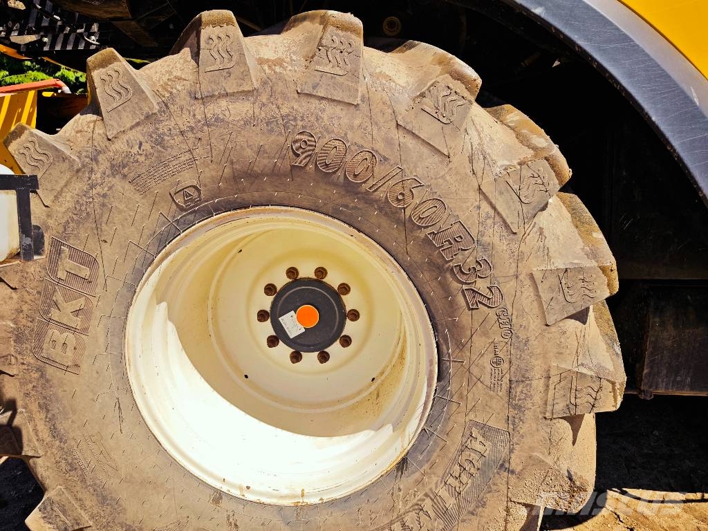 New Holland CX 8090 聯合收穫機