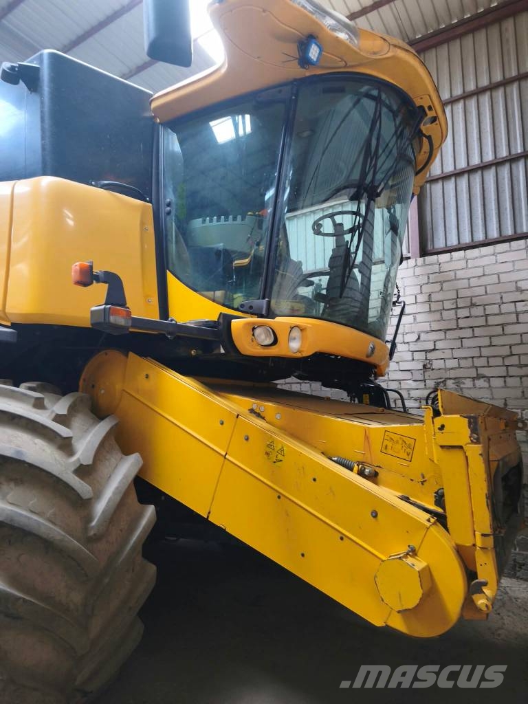 New Holland CX 8090 Mietitrebbiatrici